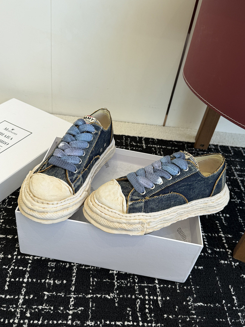 Ma1s0n Mihara Sneakers