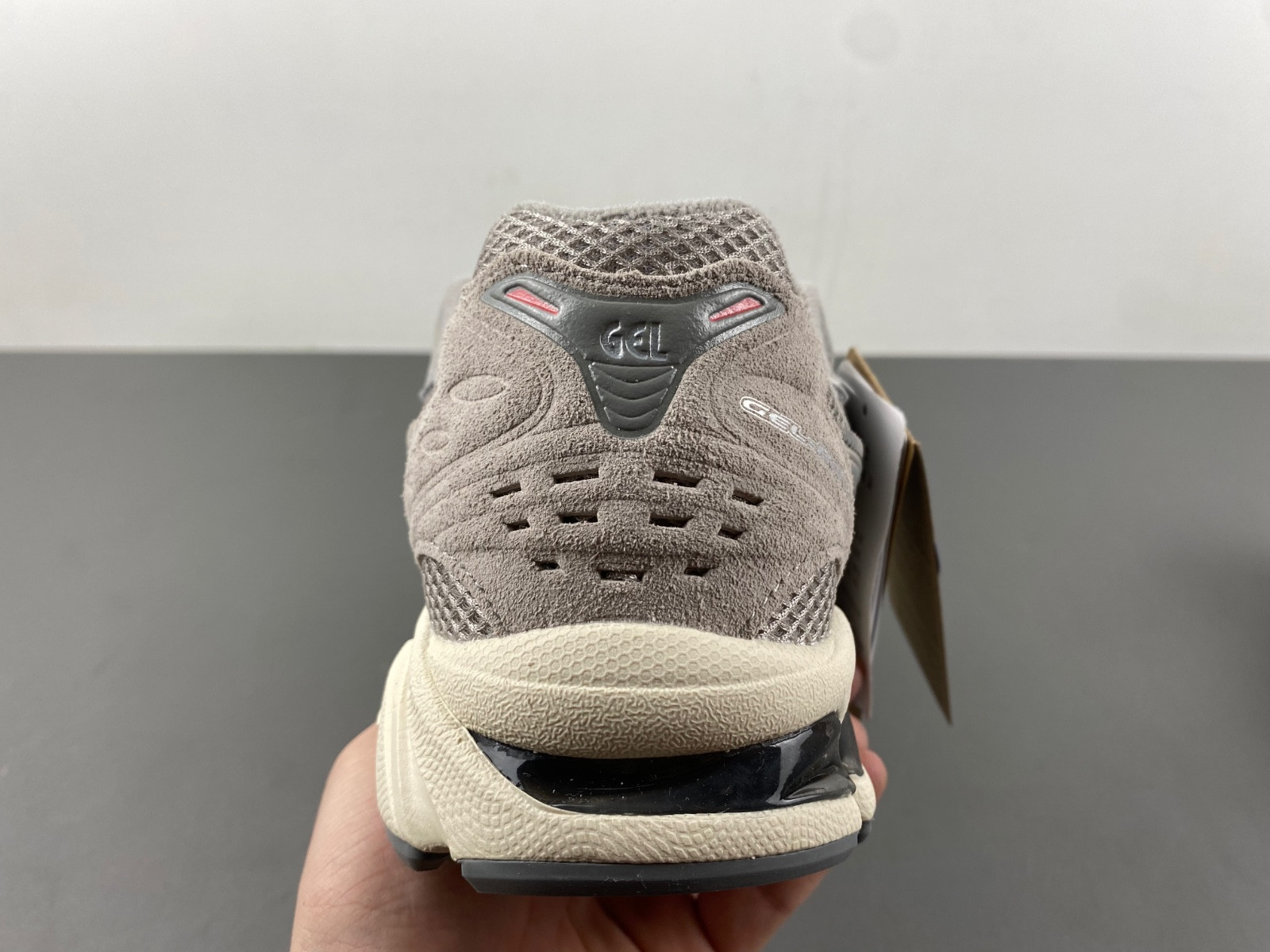 As*ic*s gel-kayano 14 1201a019-023