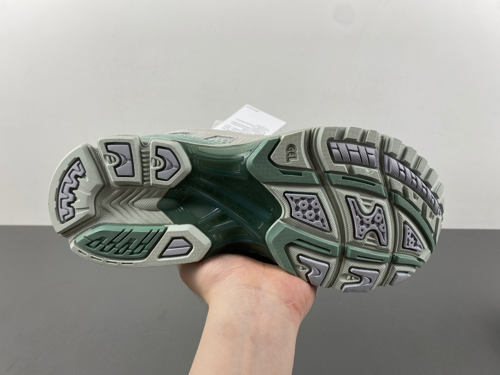 As*ic*s gel-kayano 14 1201a019-024