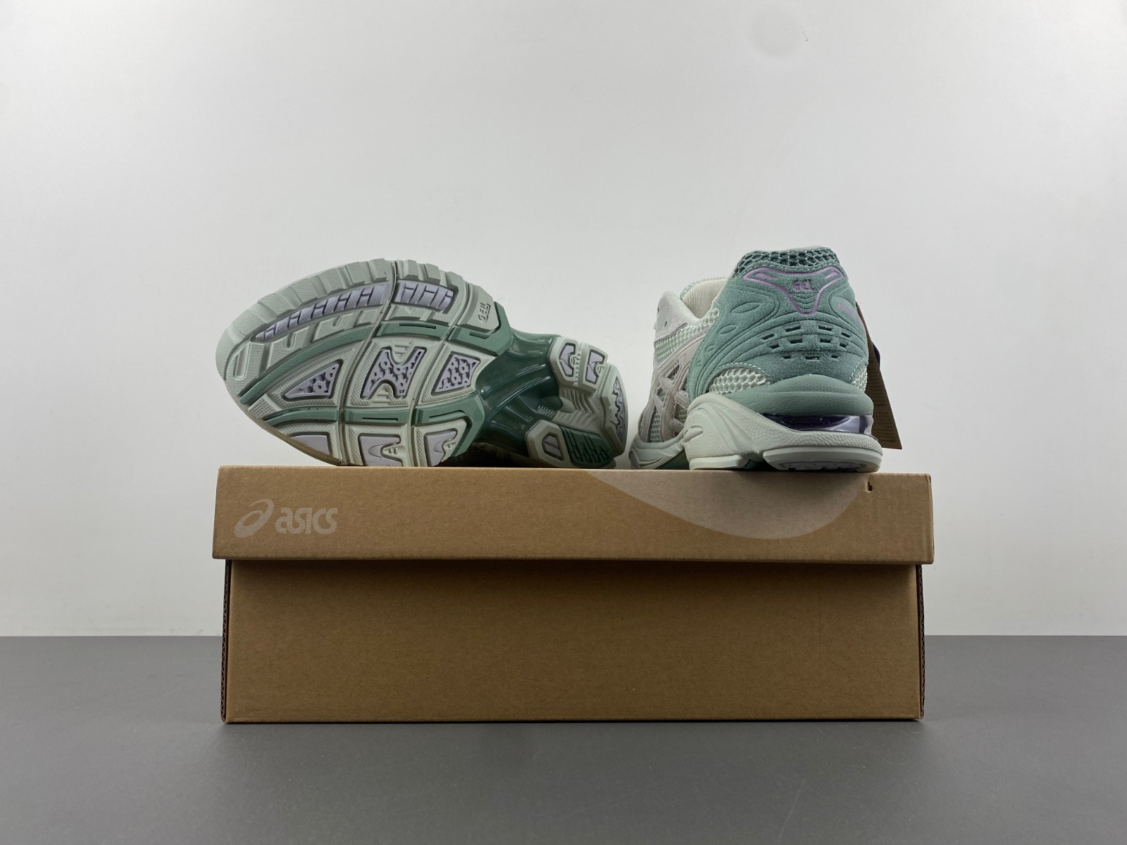 As*ic*s gel-kayano 14 1201a019-024