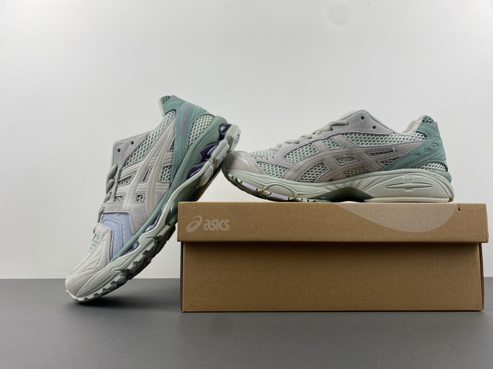 As*ic*s gel-kayano 14 1201a019-024