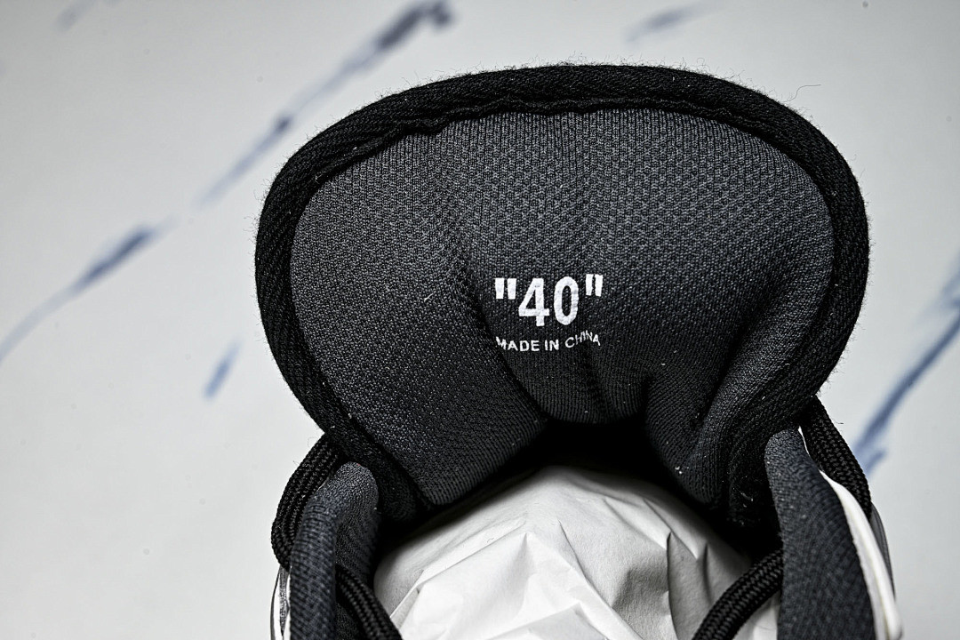 Off White ODSY-2000 Sneaker