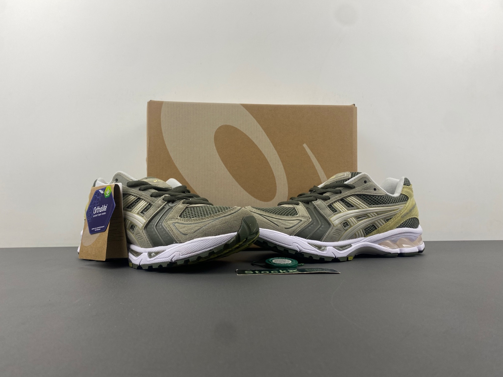 As*ic*s gel-kayano 14  1201a019-025