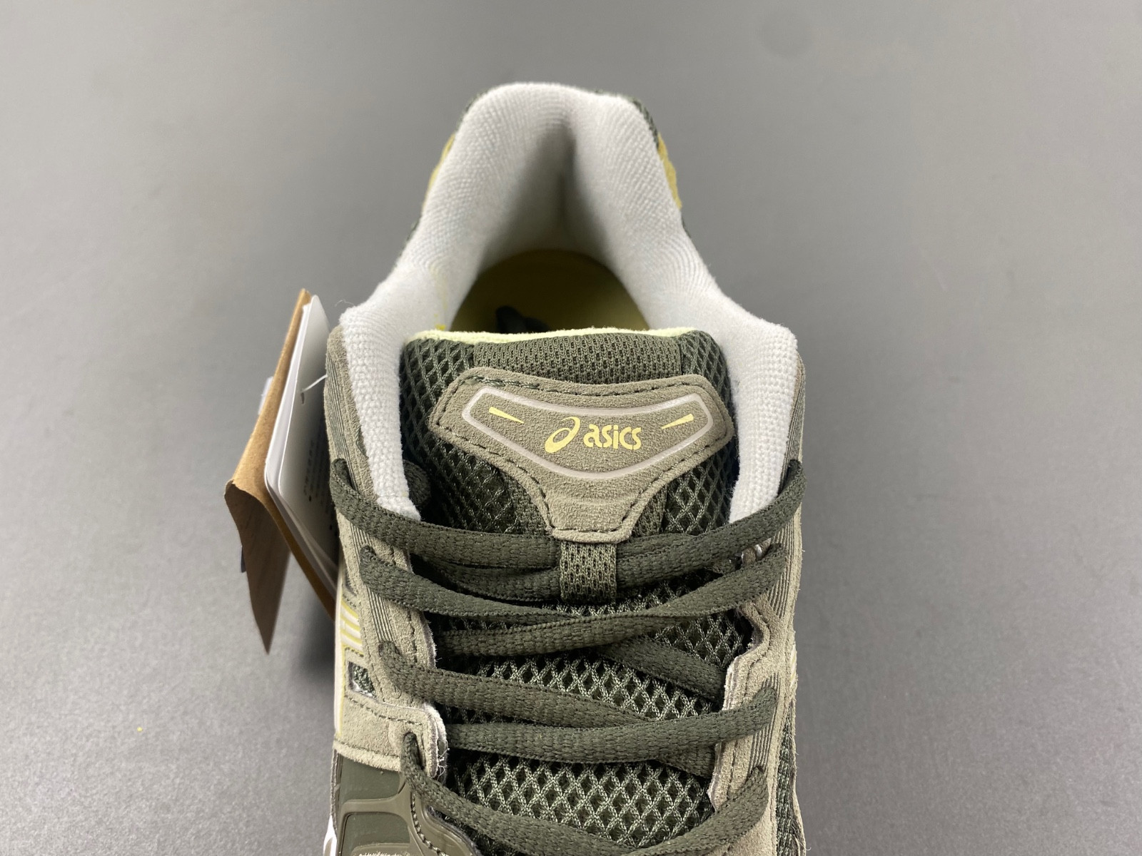 As*ic*s gel-kayano 14  1201a019-025