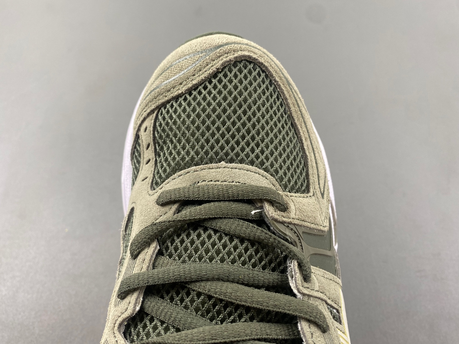 As*ic*s gel-kayano 14  1201a019-025