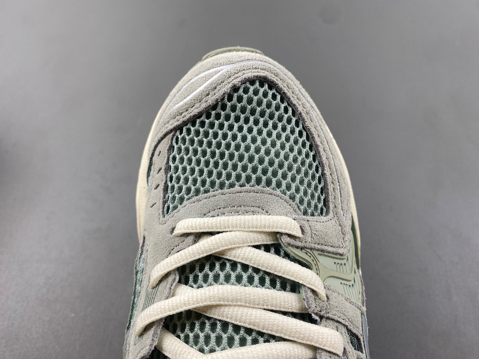 As*ic*s gel-kayano 14 1201a019-026