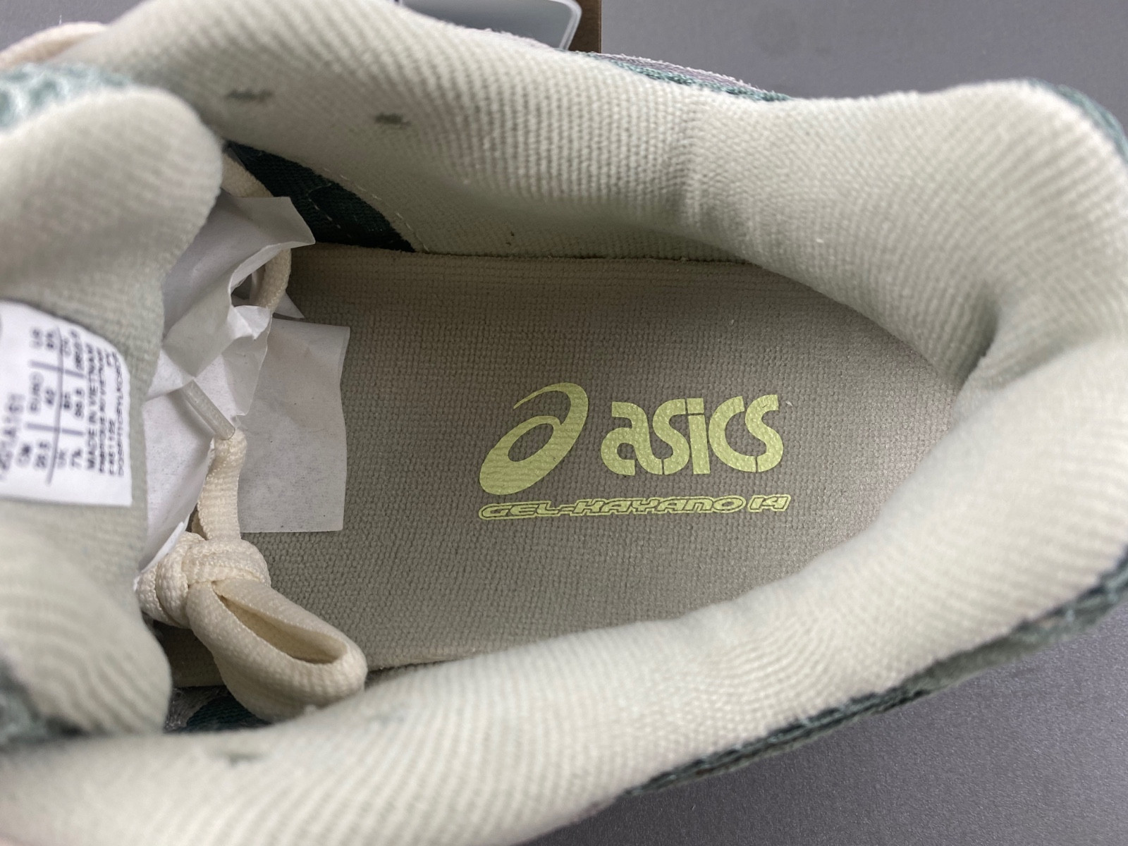 As*ic*s gel-kayano 14 1201a019-026