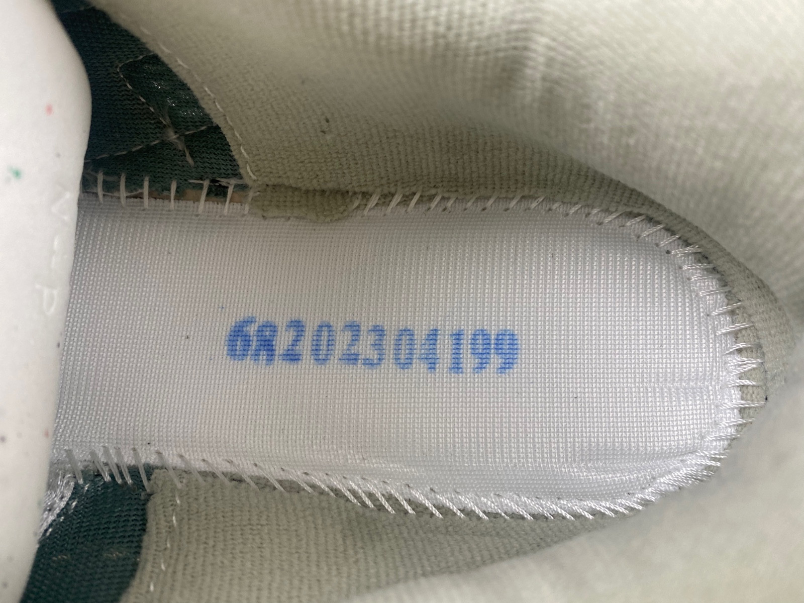 As*ic*s gel-kayano 14 1201a019-026