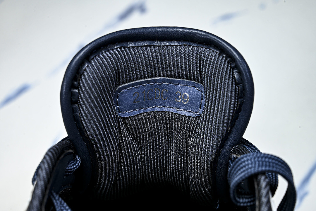 DR B27 Sneaker
