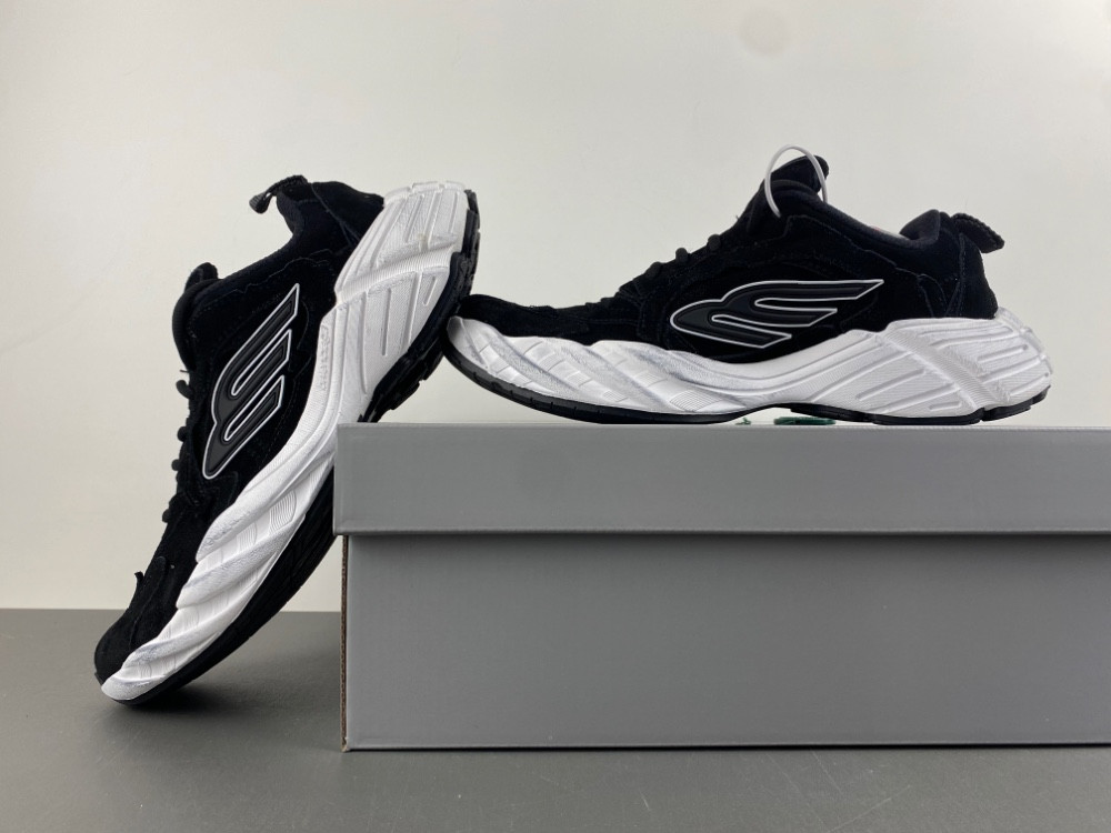 Balenciaga Sneaker 825418 WMNSS 1000