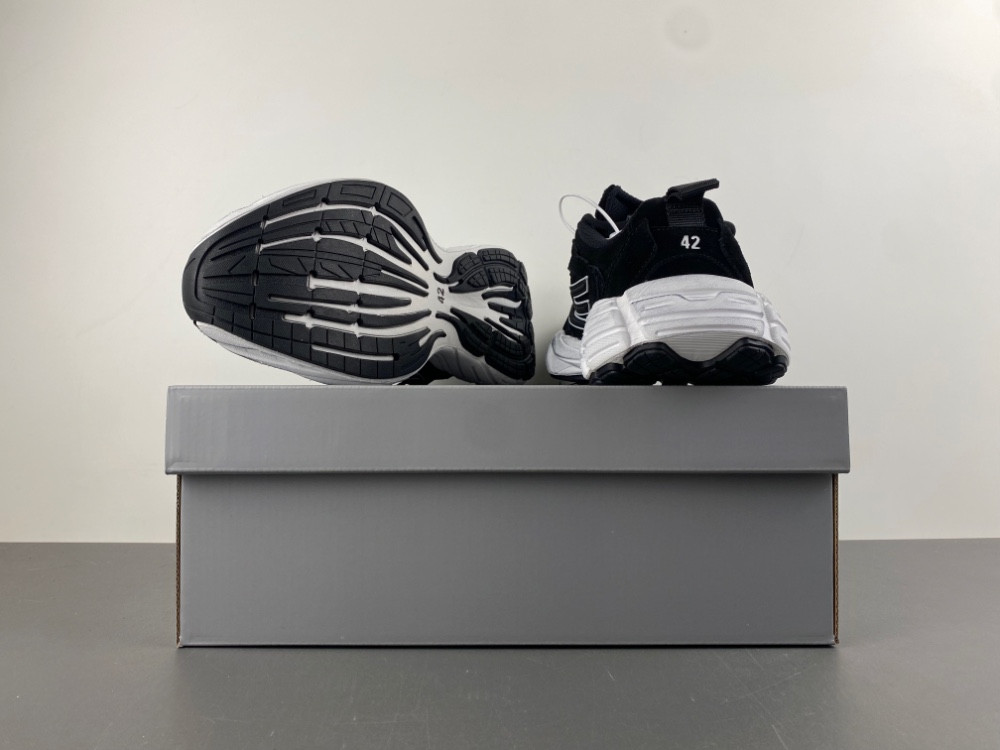 Balenciaga Sneaker 825418 WMNSS 1000