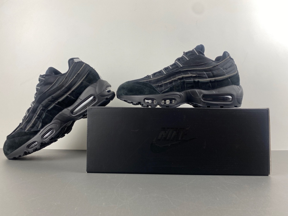 Comme des Garçons x Air Max 95 