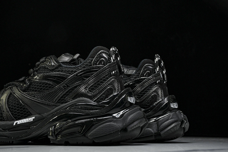 Balenciaga Runner W3RXP-1090
