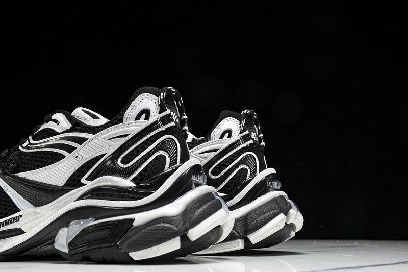Balenciaga Runner W3RXP-0213