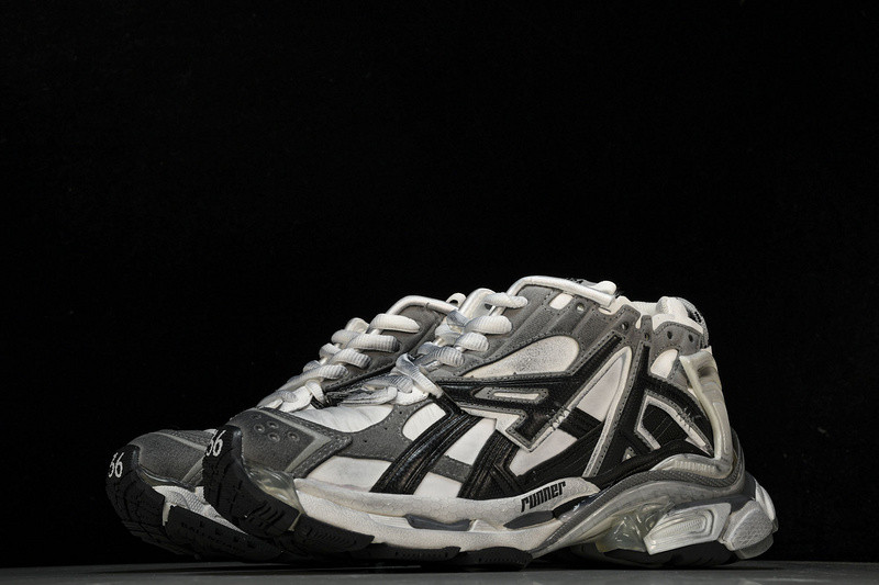 Balenciaga Runner W3RB5-9012