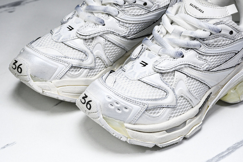 Balenciaga Runner W3RXP-9010