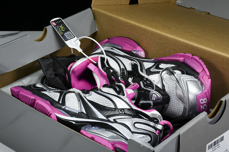Balenciaga Runner W3RXP-5418