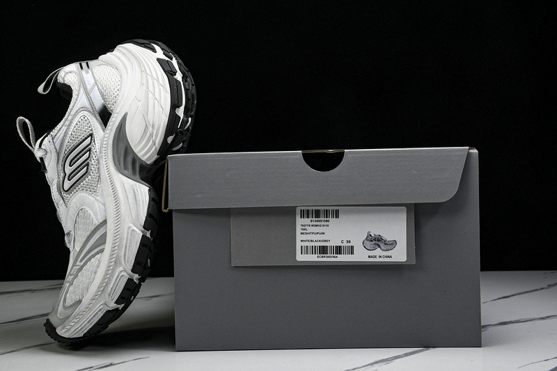 Balenciaga 10XL Sneaker
