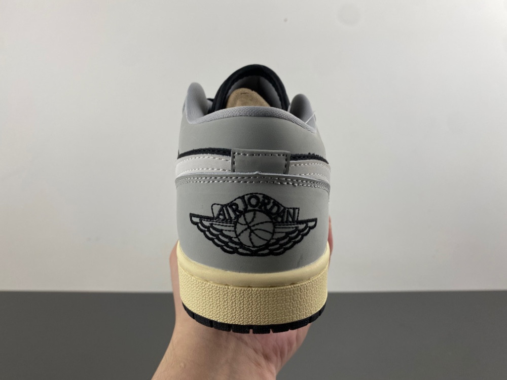 Air Jordan 1 Low HQ2010-012