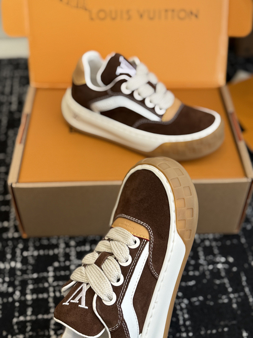 L*V TILTED Sneaker