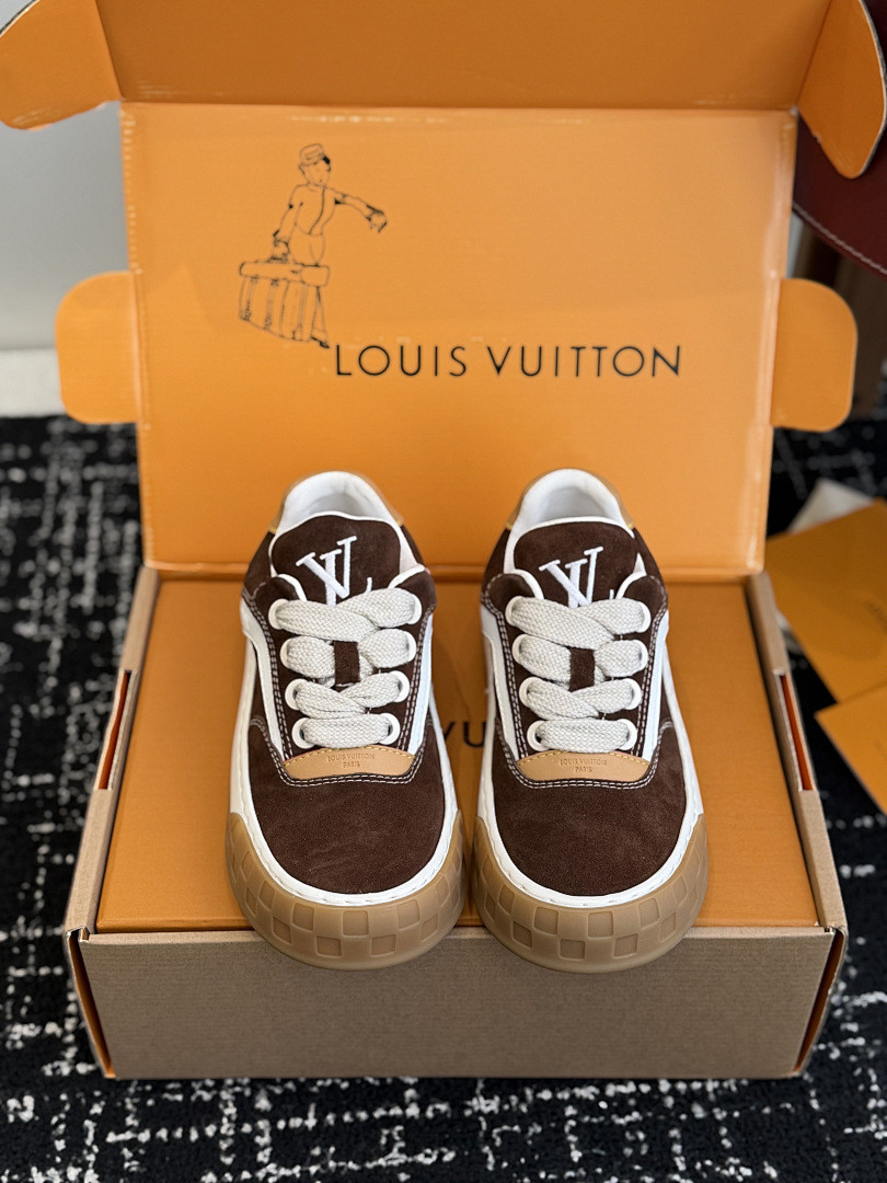 L*V TILTED Sneaker