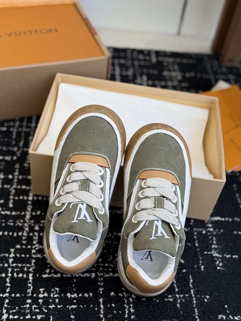 L*V TILTED Sneaker