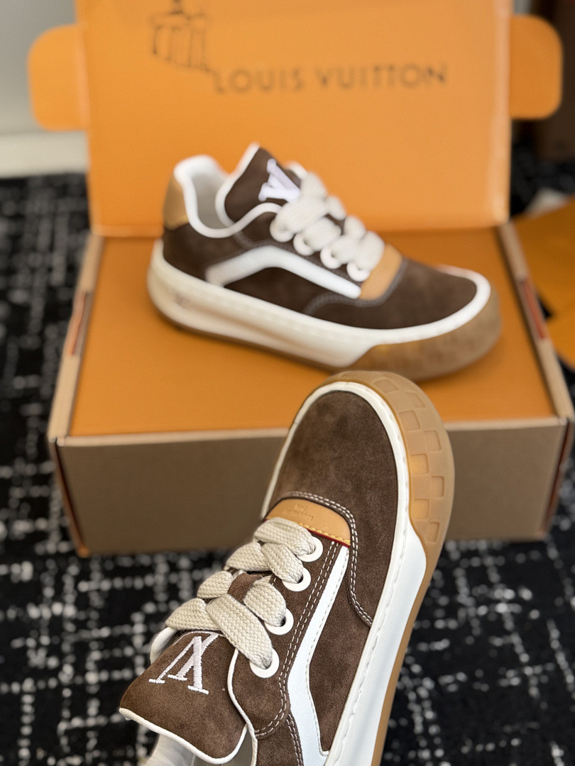 L*V TILTED Sneaker
