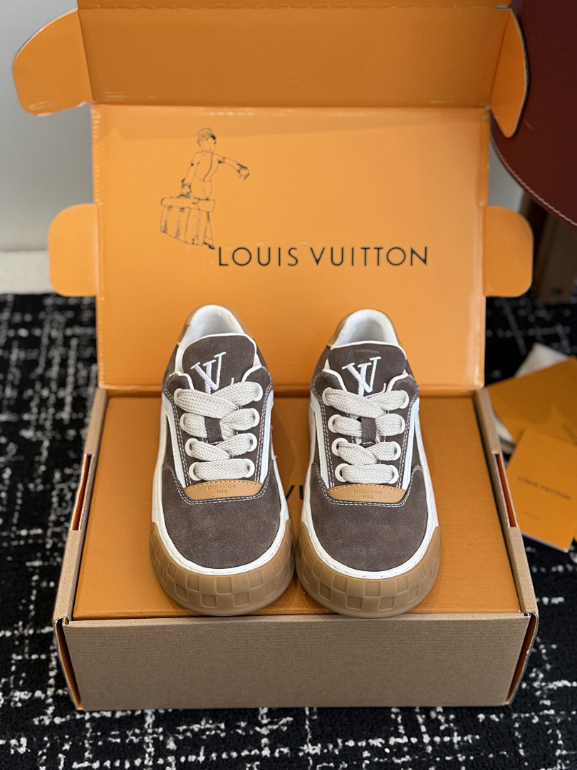 L*V TILTED Sneaker