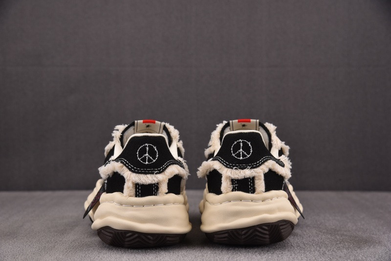 Ma1s0n Mihara Sneakers