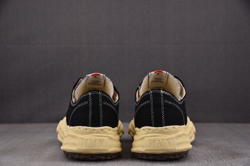 Ma1s0n Mihara Sneakers