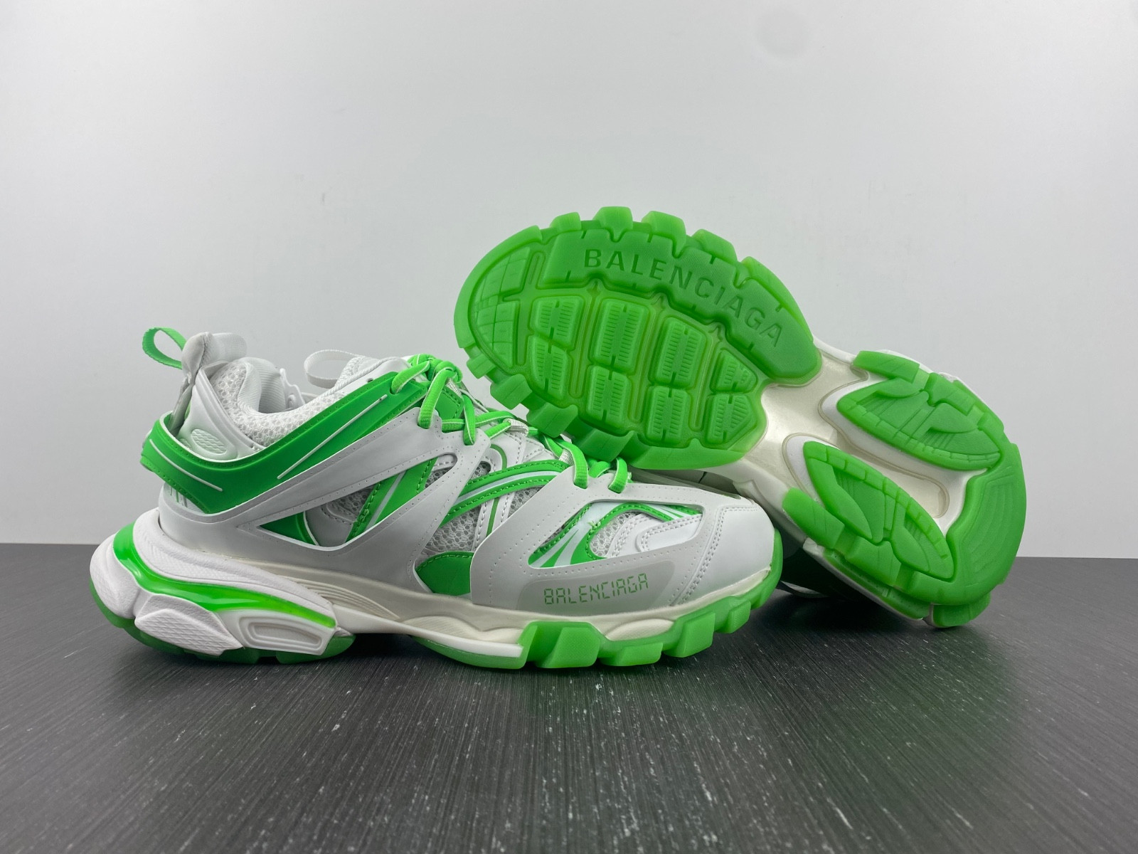 Ba*len*cia*ga track  542023 w3rl1 9035