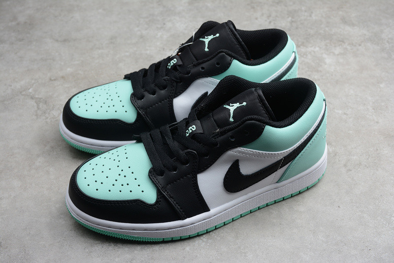 Air Jordan 1 Retro Low 