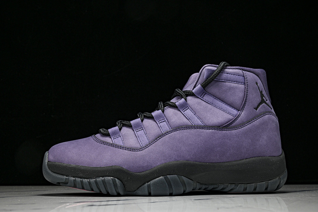 Air Jordan 11 “Las Vegas” IO8961-553