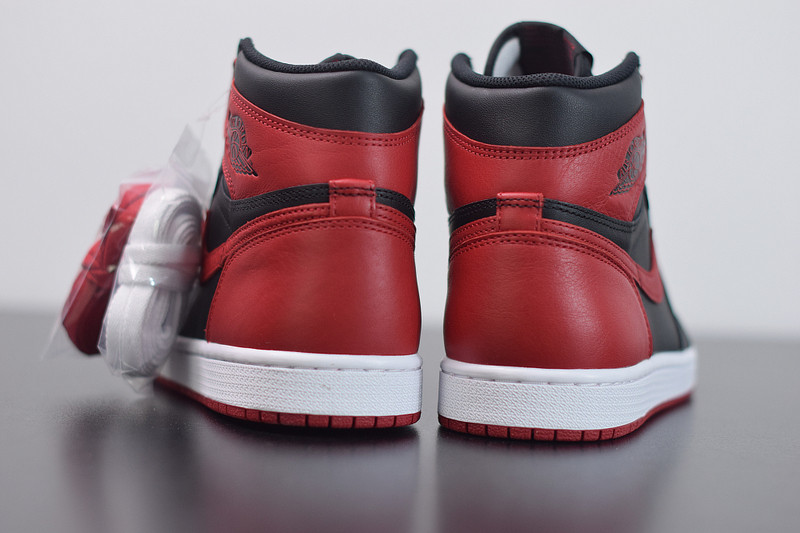 Air Jordan 1 Retro High OG Bred 555088-001