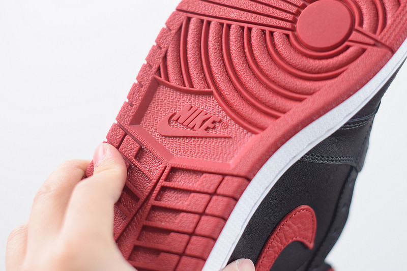 Air Jordan 1 Retro High OG Bred 555088-001