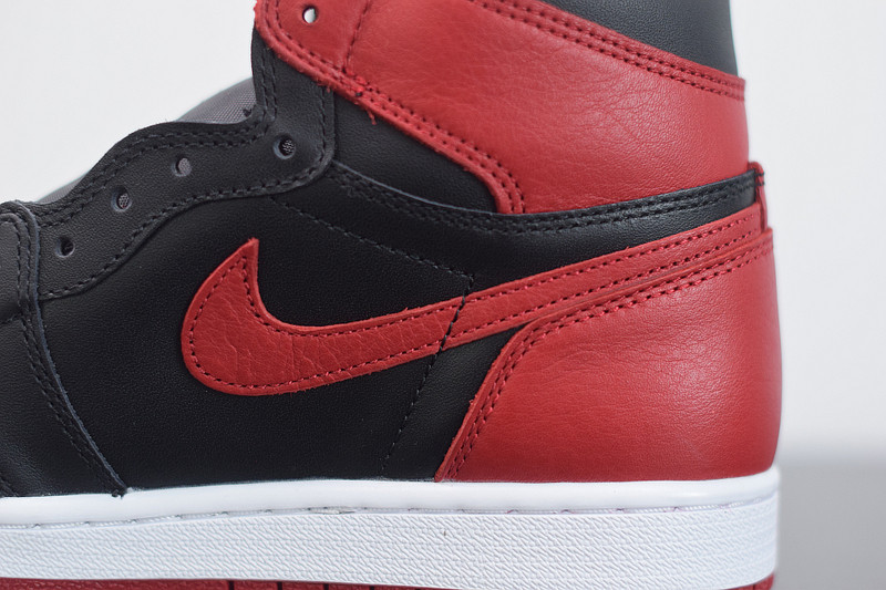 Air Jordan 1 Retro High OG Bred 555088-001