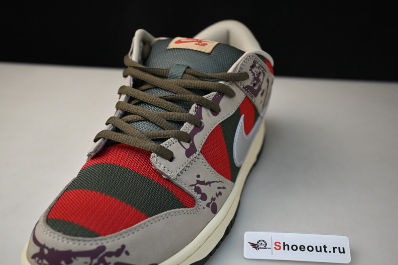 Nike SB Dunk Low Freddy Krueger 313170-202