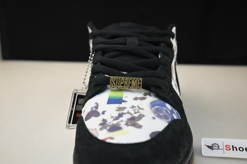 Supreme x Nike SB Dunk Low “Rammellzee” FD8778-001