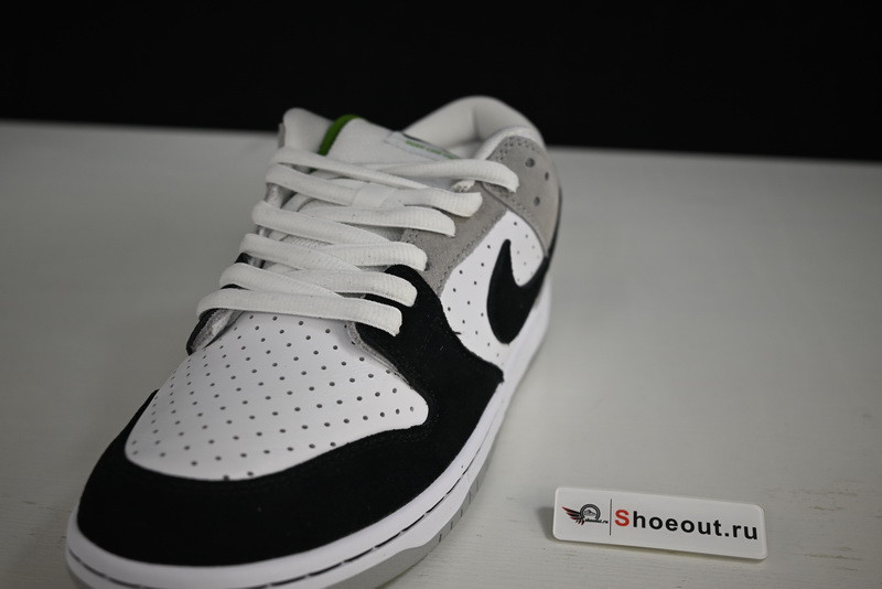 Nike SB Dunk Low “Chlorophyll” BQ6817-011
