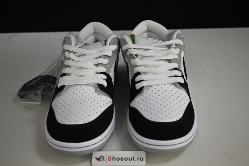 Nike SB Dunk Low “Chlorophyll” BQ6817-011