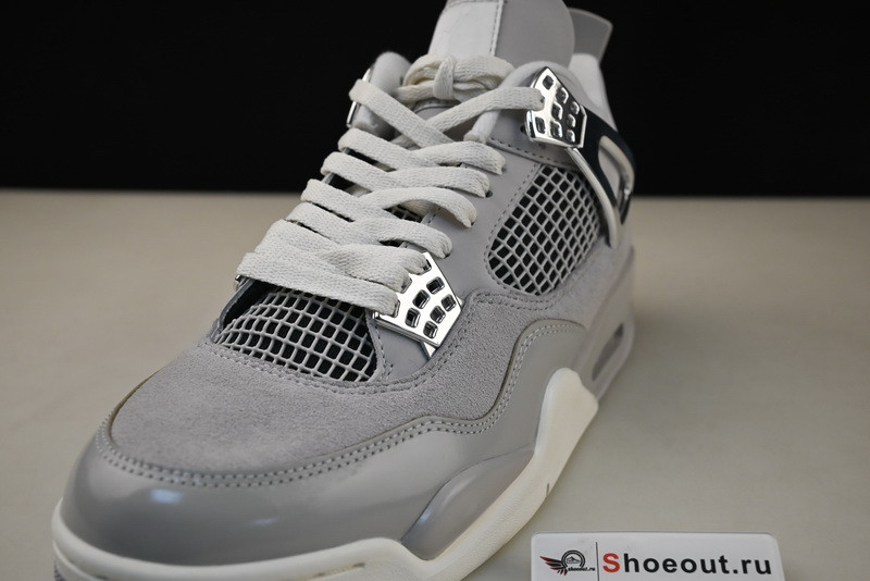 Air Jordan 4 WMNS “Frozen Moments” AQ9129-001