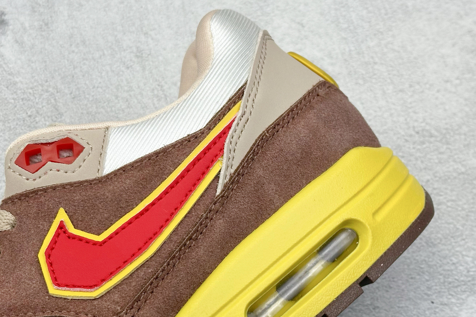 air max 1 x swoosh "big head origins" HV5776-200