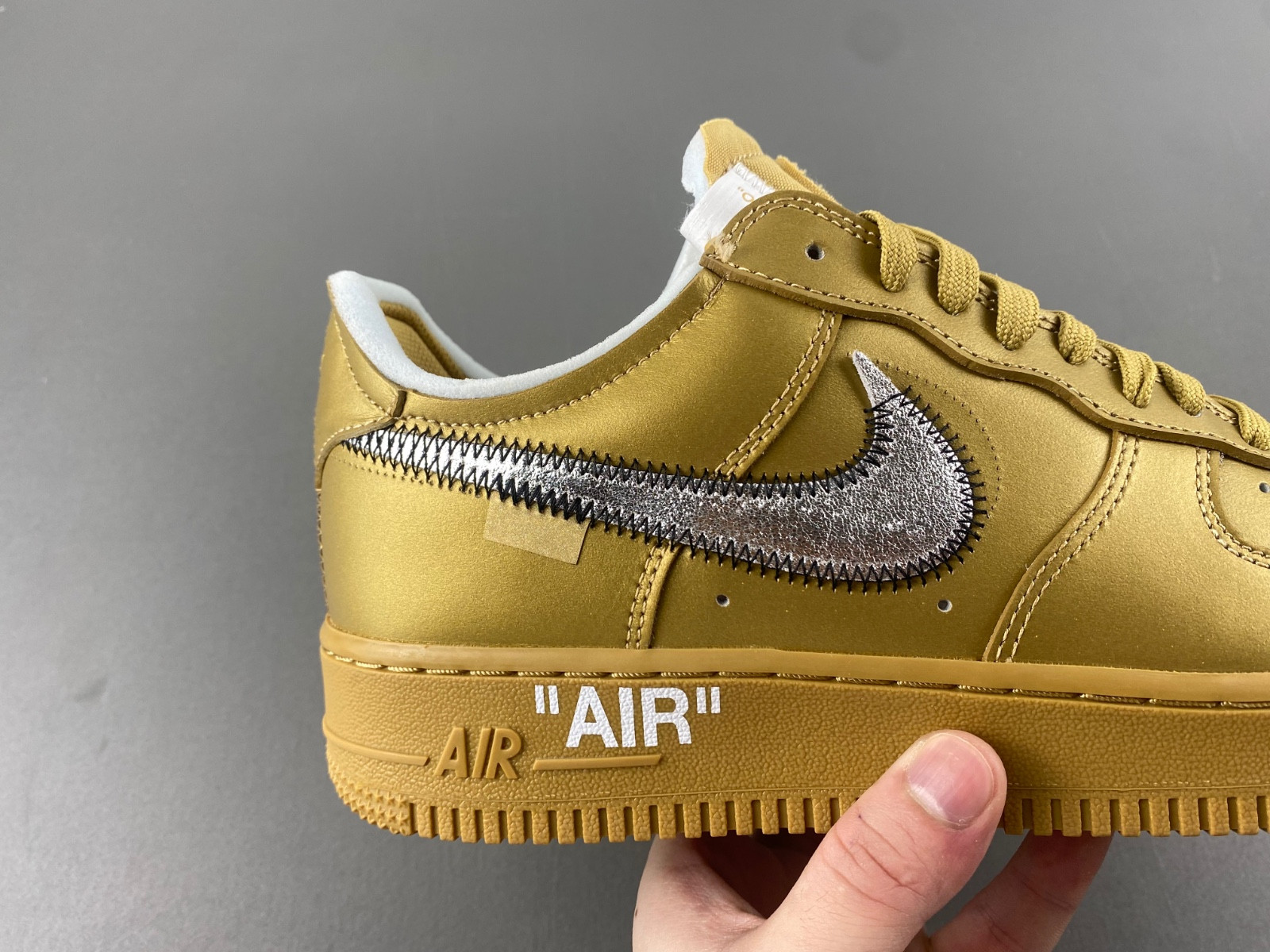 OFF White x Nike Air Force 1 AO4297-800