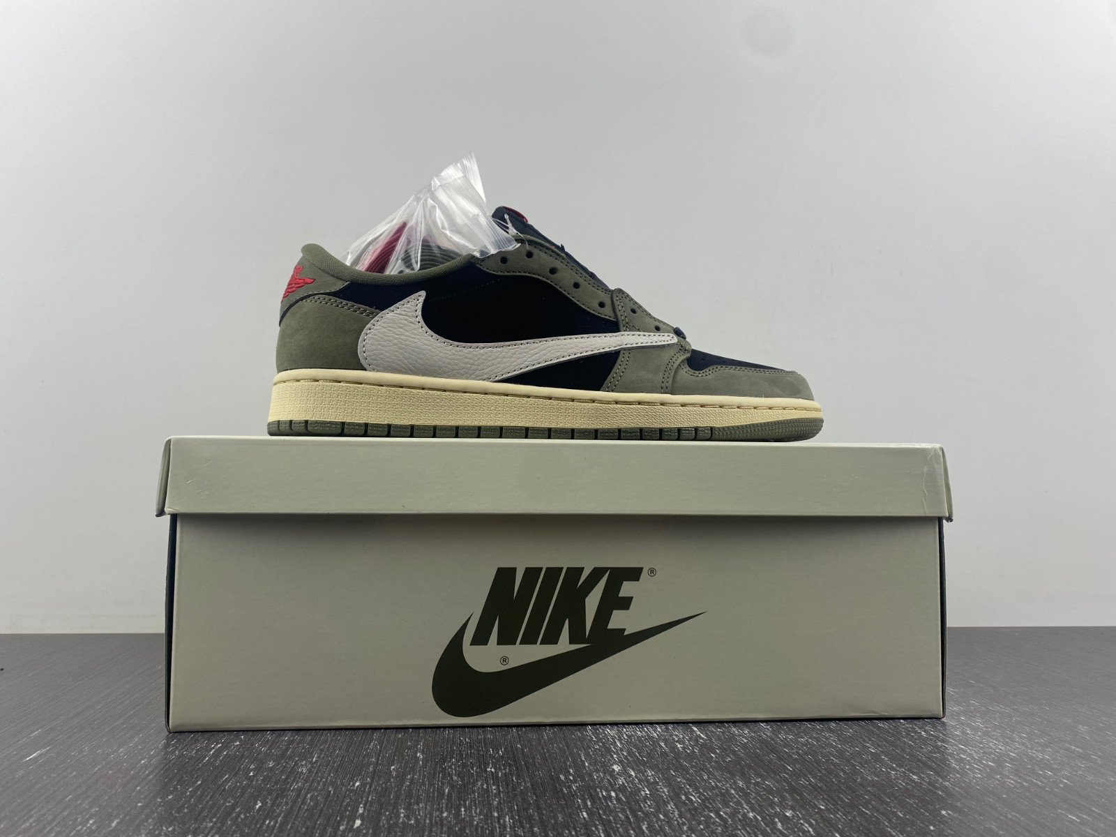 Travis Scott x Air Jordan 1 Low OG DM7866-002