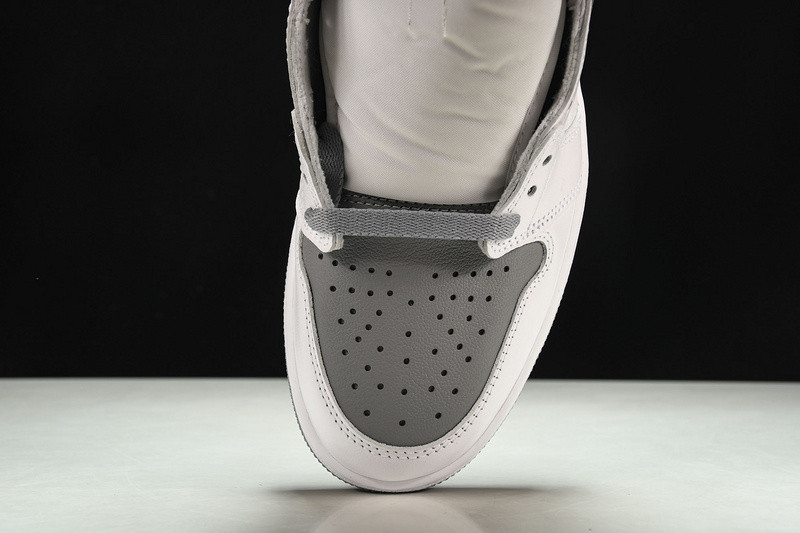 Air Jordan 1 High OG “Stealth” 555088-037