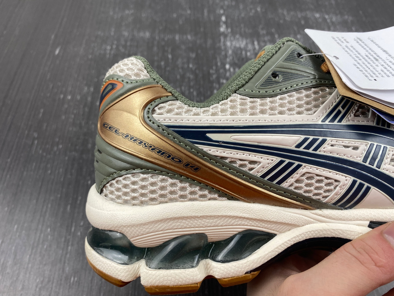 As*ic*s gel-kayano 14 1201a019-250