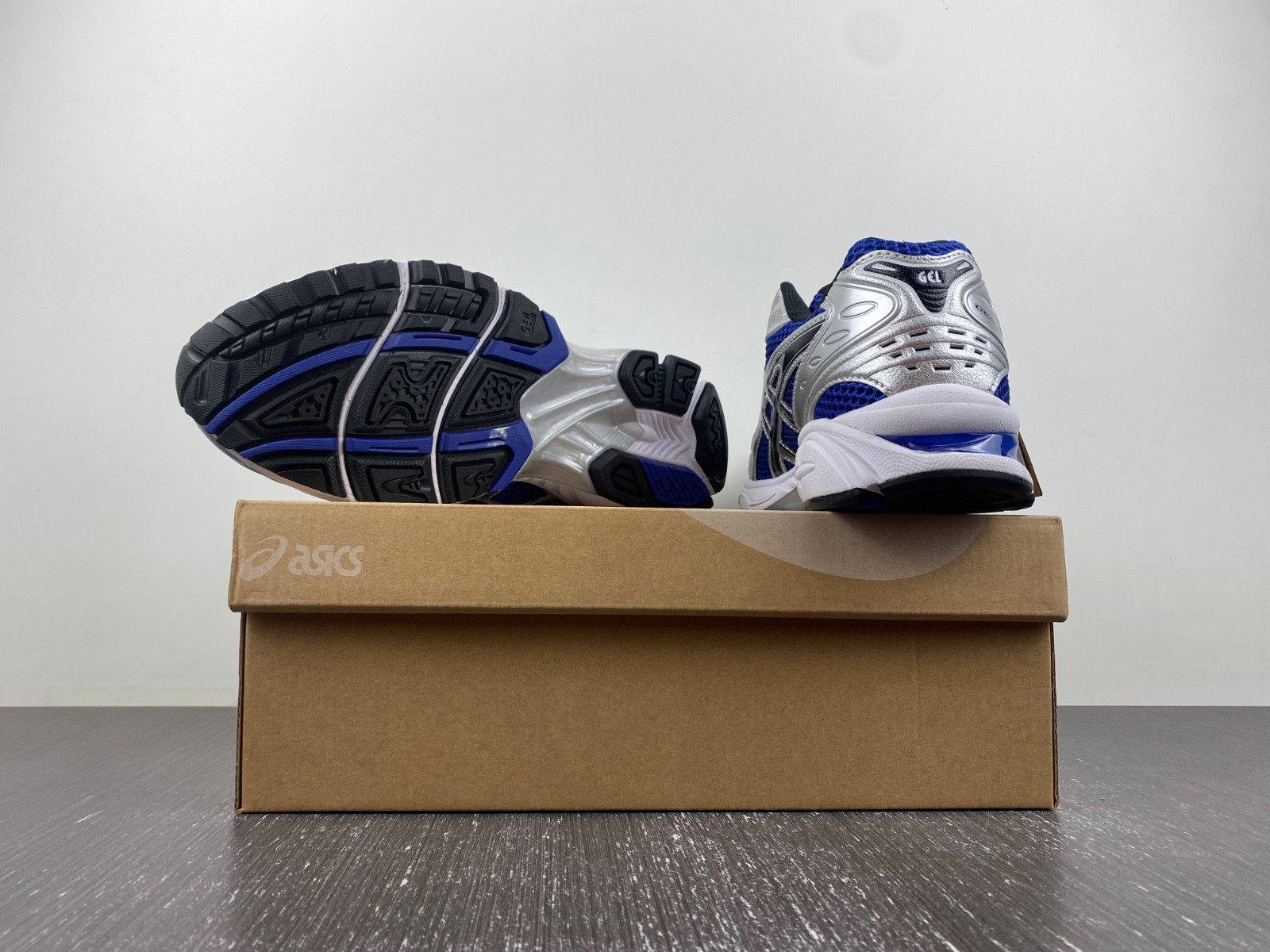 As*ic*s gel-kayano 14 1201a019-401