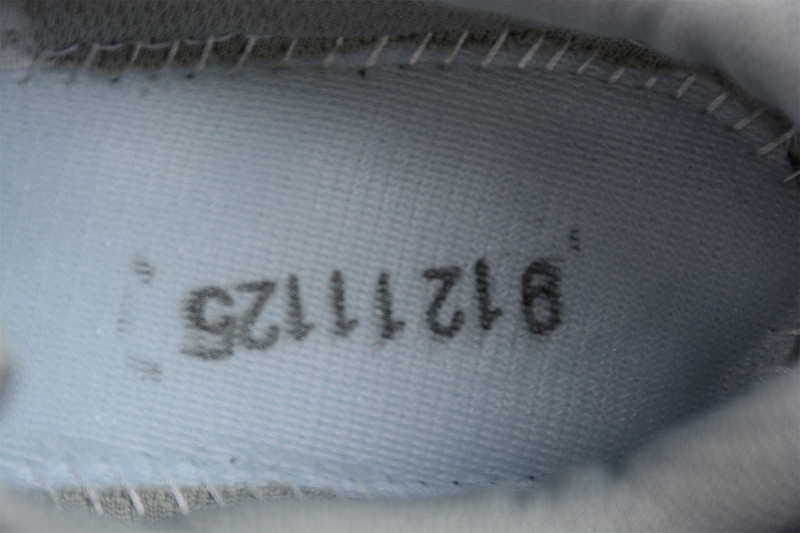 As*ic*s gel-kayano 14 1011b109-025