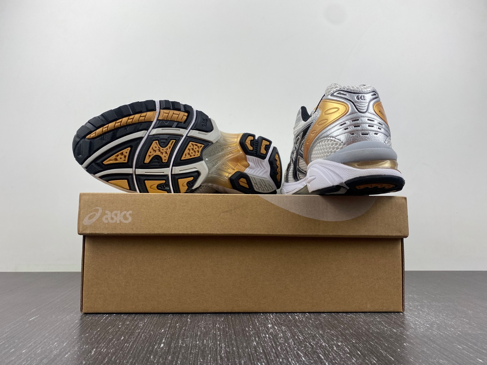 As*ic*s gel-kayano 14 1201a019-250