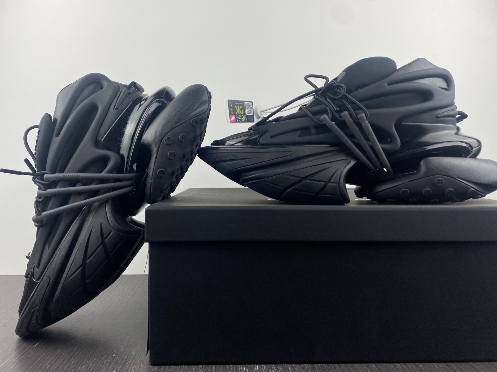 BALMAIN Black BLM1129